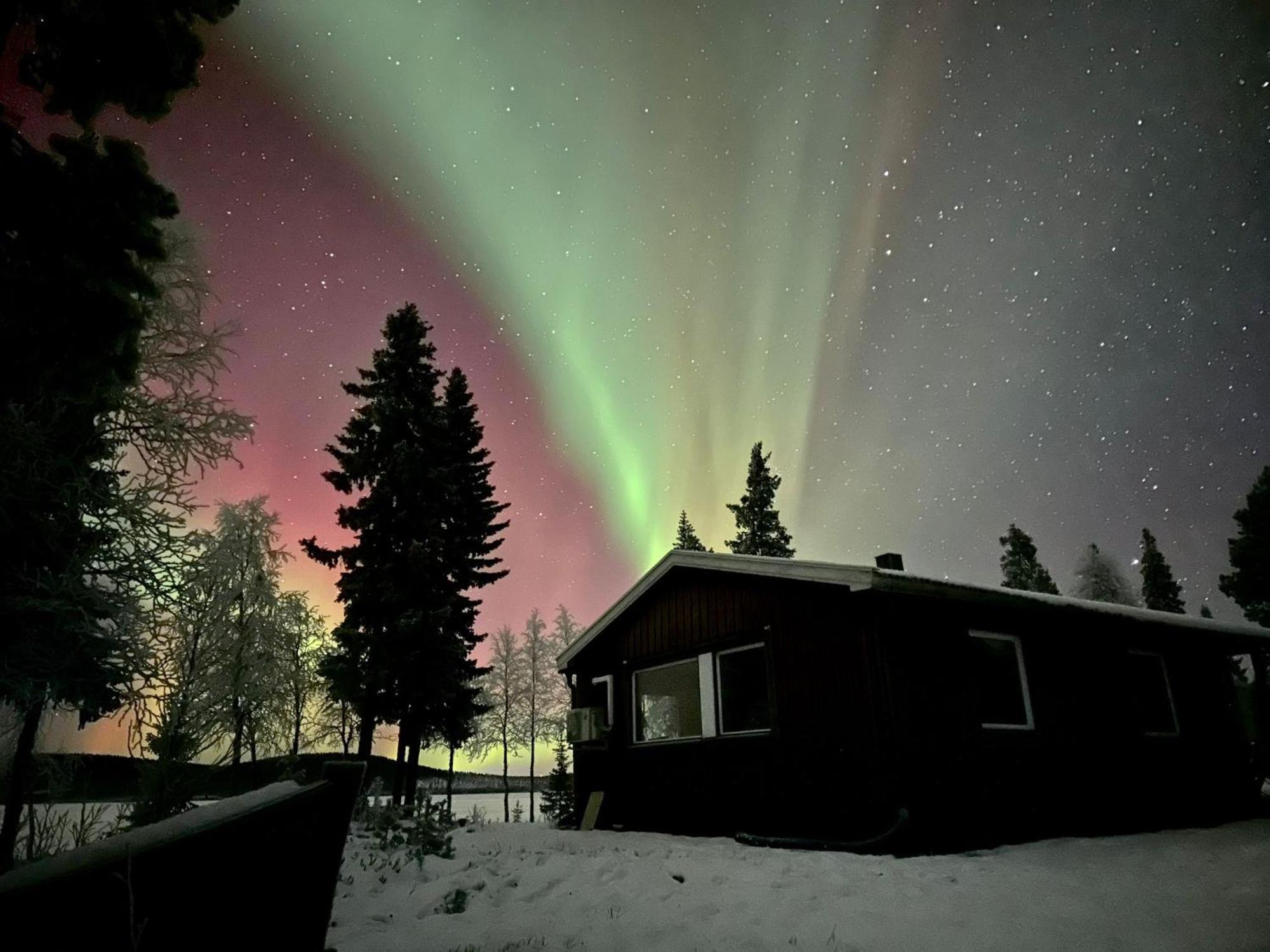 Camp Caroli Family House Villa Jukkasjärvi Exteriör bild